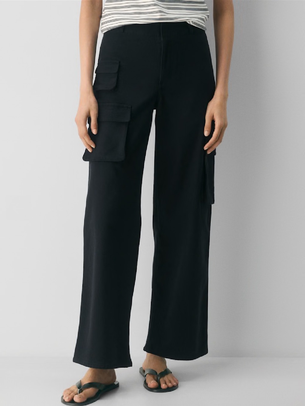 Aritzia Wilfred Free Picture Cargo Pants Charcoal Grey Size 0 Wide Leg